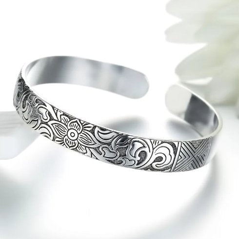 925 Sterling Silver Lucky Cuff Bracelet