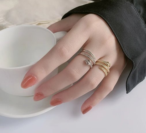 Chic Minimalism: 925 Sterling Silver Snake Ring