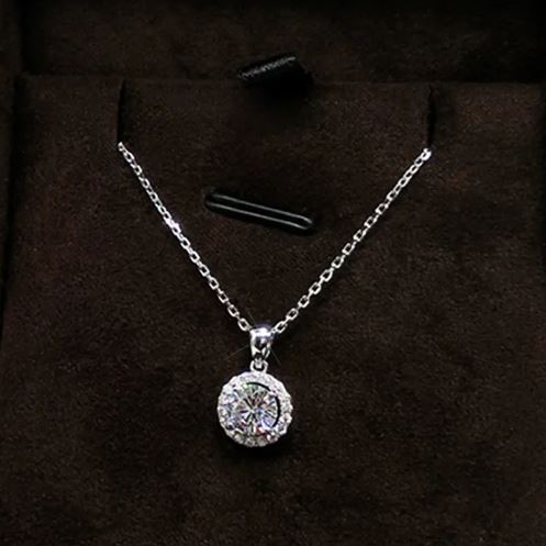 Elegant Round Zirconia Pendant Necklace for Women