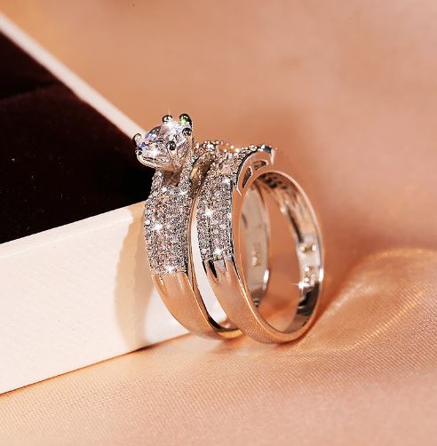 Elegant Women's Two-piece Zircon Ring Set in 925 Silver