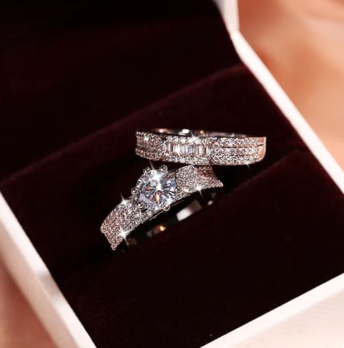 Elegant Women's Two-piece Zircon Ring Set in 925 Silver