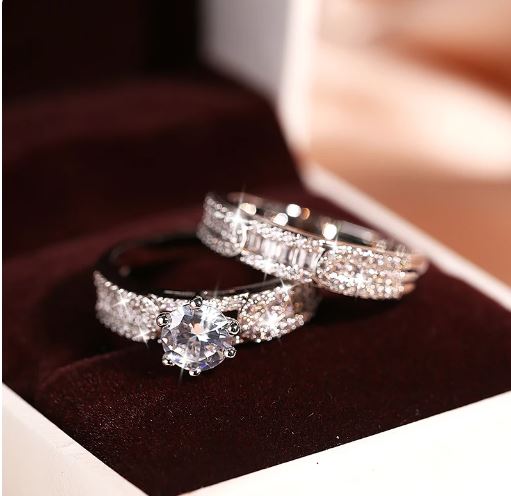 Elegant Women's Two-piece Zircon Ring Set in 925 Silver