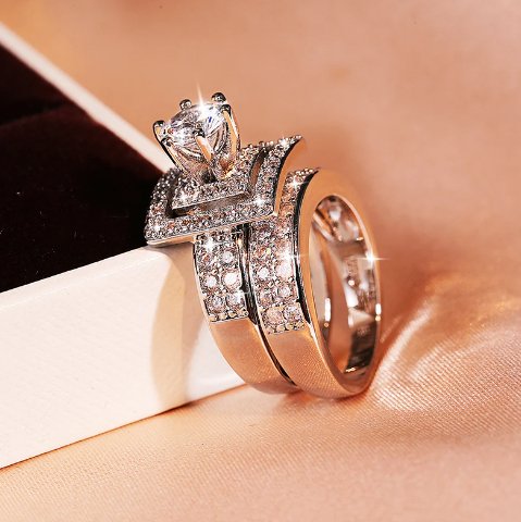 Luxurious Silver Square Zircon Double Set Ring