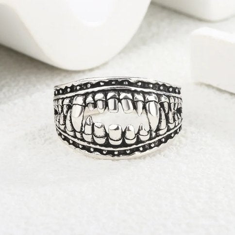 Monsters Tusks 925 Sterling Silver Adjustable Cocktail Ring